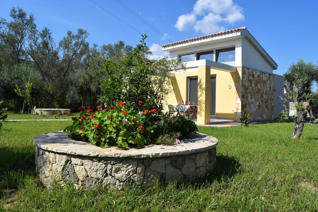 Three Stars Luxury Villas Moraitika Exterior foto
