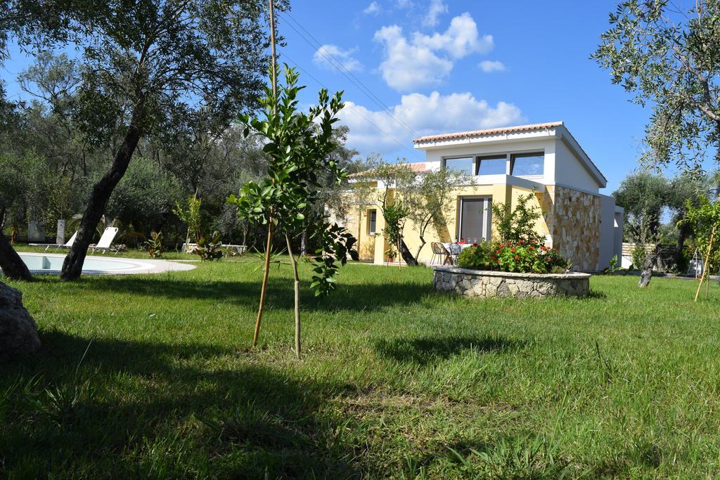 Three Stars Luxury Villas Moraitika Exterior foto
