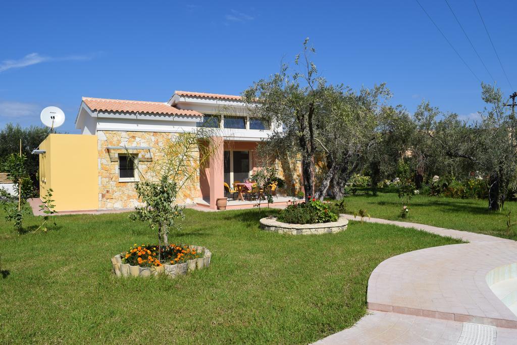 Three Stars Luxury Villas Moraitika Exterior foto