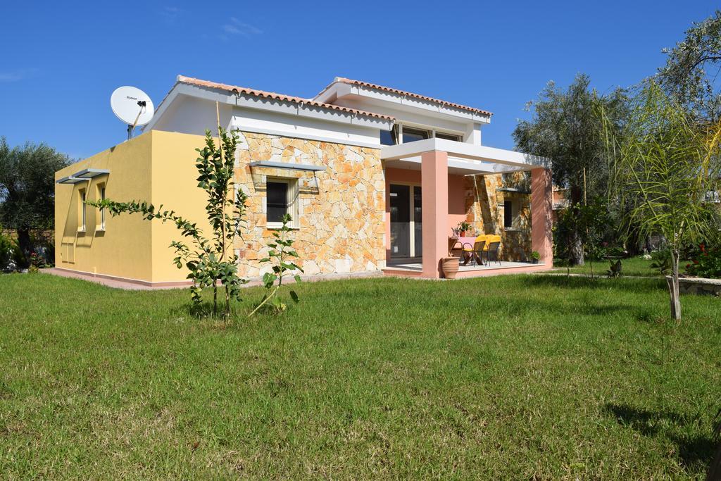 Three Stars Luxury Villas Moraitika Exterior foto