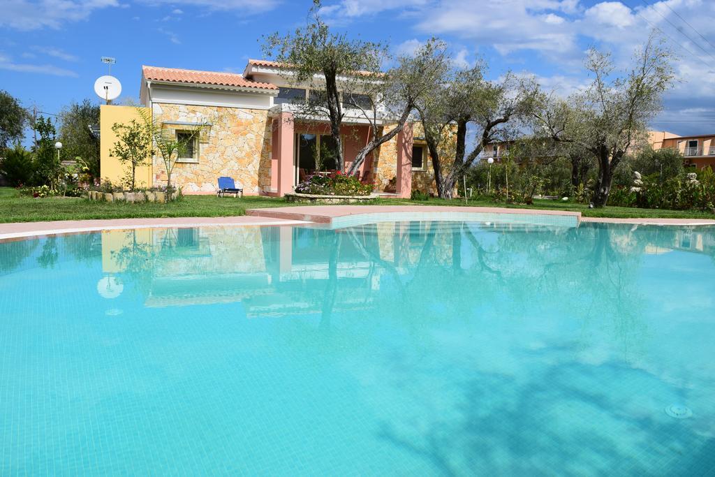 Three Stars Luxury Villas Moraitika Exterior foto