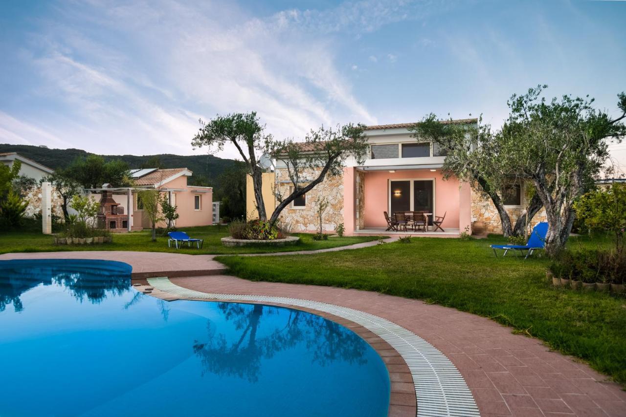 Three Stars Luxury Villas Moraitika Exterior foto