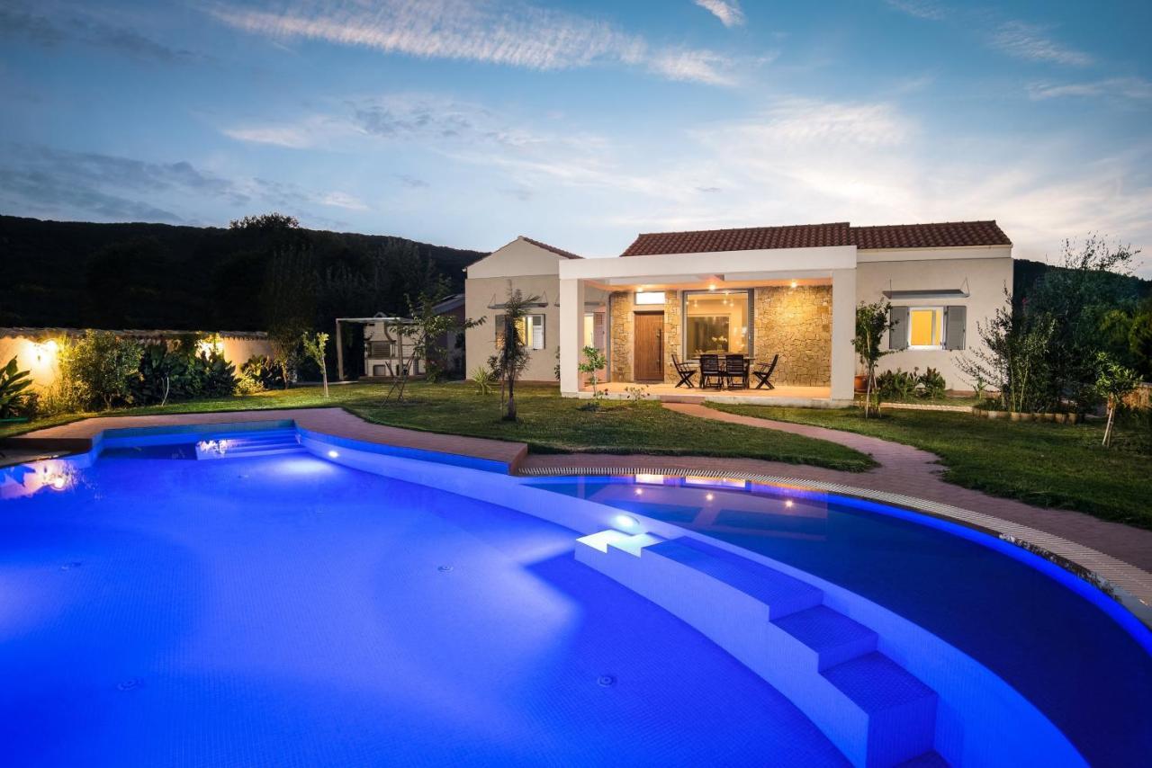 Three Stars Luxury Villas Moraitika Exterior foto
